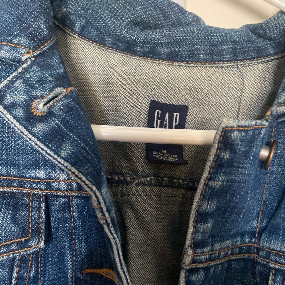 GAP jean jacket-great condition! - Picture 2 of 3